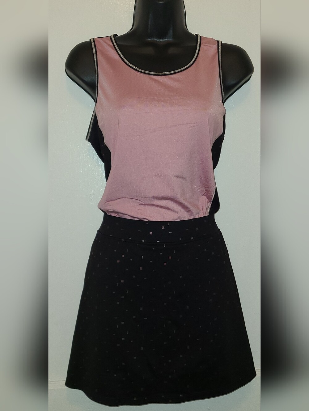 Tail Activewear Size Medium Skort/Top Set